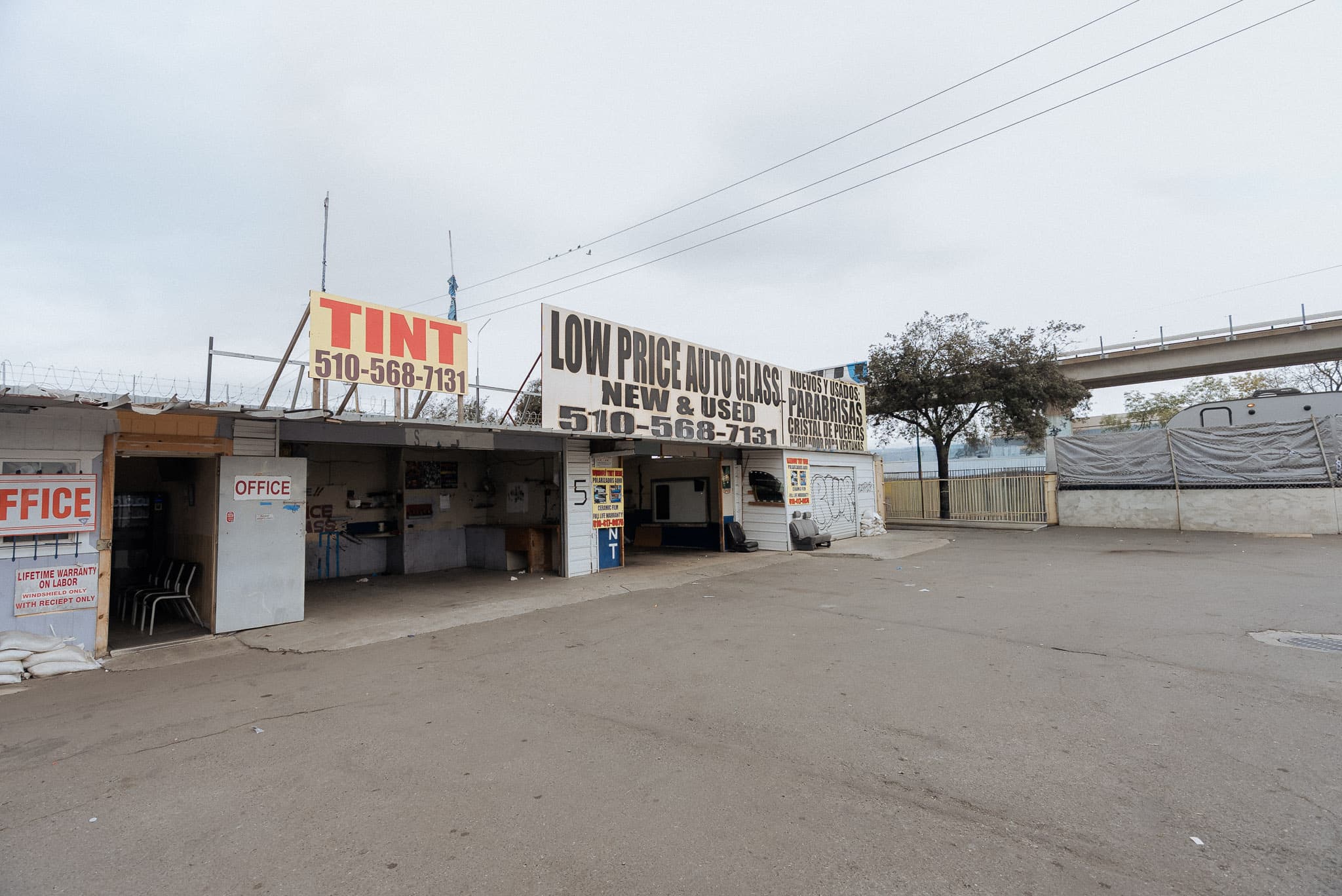 Low Price Auto Glass shop